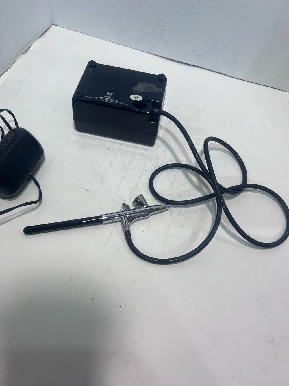 Luminess Black and Silver Dual-Action Airbrush with Compressor